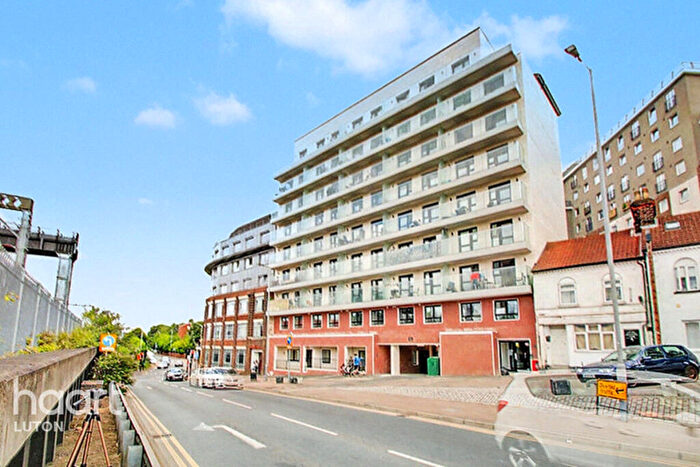 1 Bedroom Apartment For Sale In Midland Apartments Midland Road, Luton, LU2