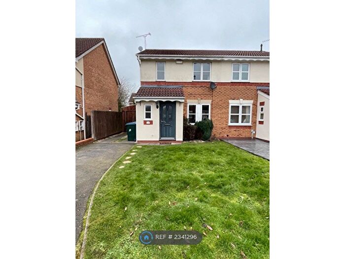 3 Bedroom Semi-Detached House To Rent In Wedgewood Close, Coventry, CV2