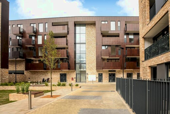 3 Bedroom Flat To Rent In Alpine Road, London, NW9