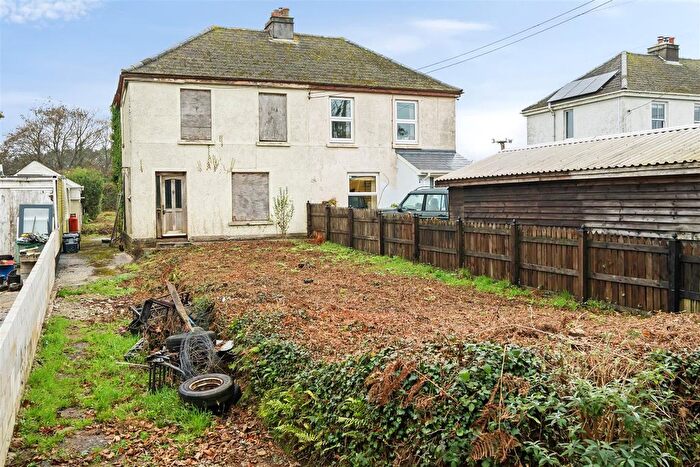 3 Bedroom Property For Sale In Trewithan Terrace, Ashton, Helston, TR13