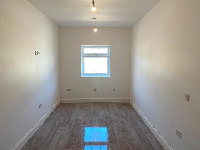 1 Bedroom Flat To Rent In Henry Road, Southampton, SO15