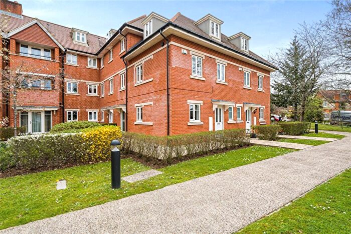 2 Bedroom Maisonette To Rent In Sandy Lane, Woking, Surrey, GU22