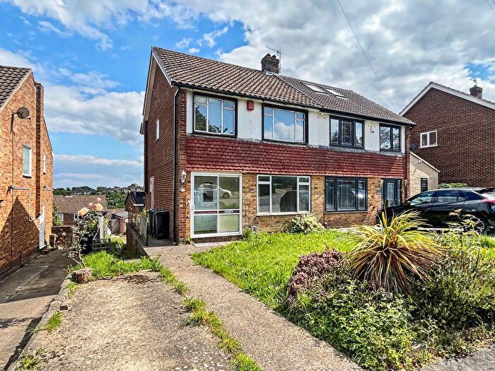 3 Bedroom Semi-detached House For Sale In Deeds Grove, High Wycombe, HP12