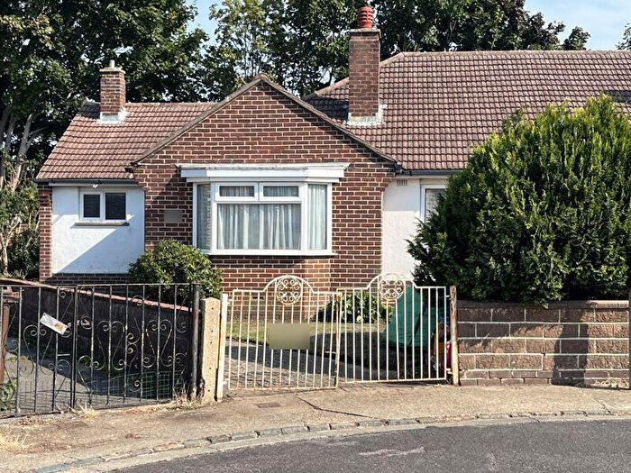 3 Bedroom Semi-Detached Bungalow For Sale In Ingledene Close, Gosport, PO12