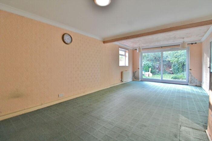 2 Bedroom Detached Bungalow For Sale In Beaufort Avenue, Fareham, PO16
