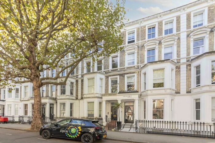 4 Bedroom Flat To Rent In Philbeach Gardens, London, SW5