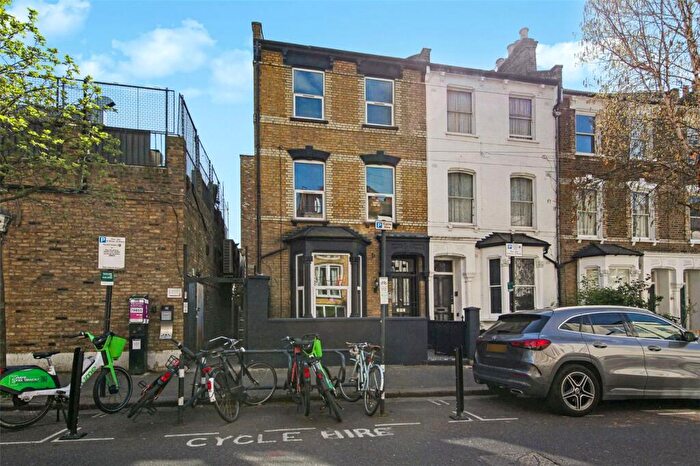 2 Bedroom Apartment To Rent In Beatty Road, Hackney, N16