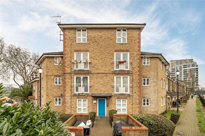 1 Bedroom Flat For Sale In Towpath Walk, Hackney Wick, London, E9
