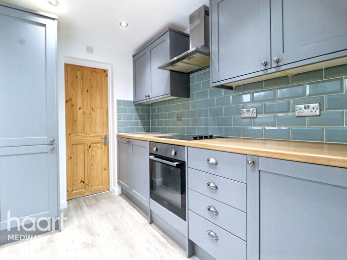 3 Bedroom Terraced House To Rent In Magpie Hall Road, Chatham, ME4