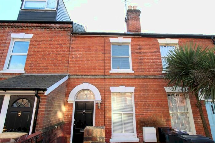 2 Bedroom Terraced House To Rent In Park Road, Salisbury, SP1