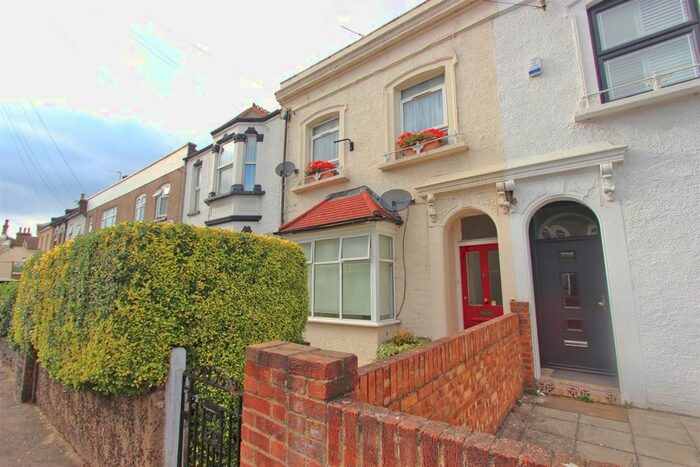 2 Bedroom Flat To Rent In Sebert Road, Forest Gate, London, E7
