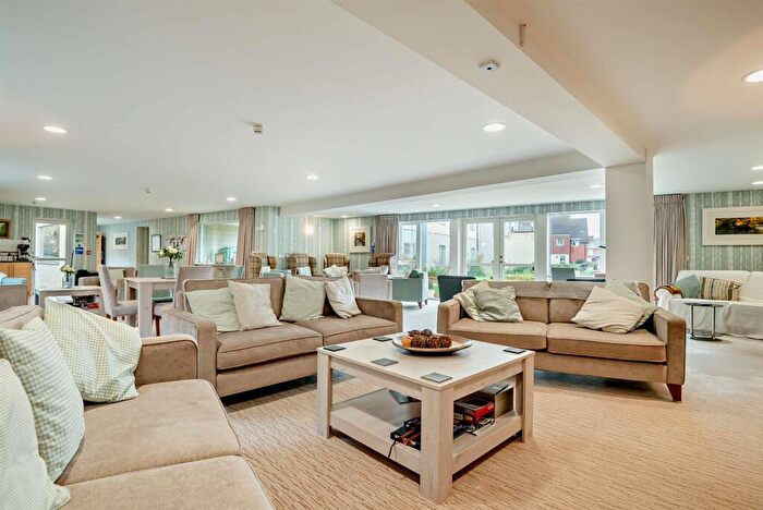 1 Bedroom Apartment For Sale In . Queen Eleanor Court, Salisbury Street, Amesbury, SP4