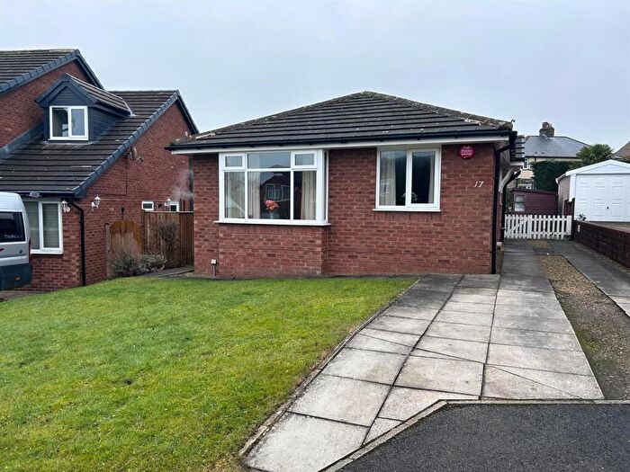 2 Bedroom Detached Bungalow For Sale In Woodlands Drive, Skelmanthorpe, Huddersfield, HD8