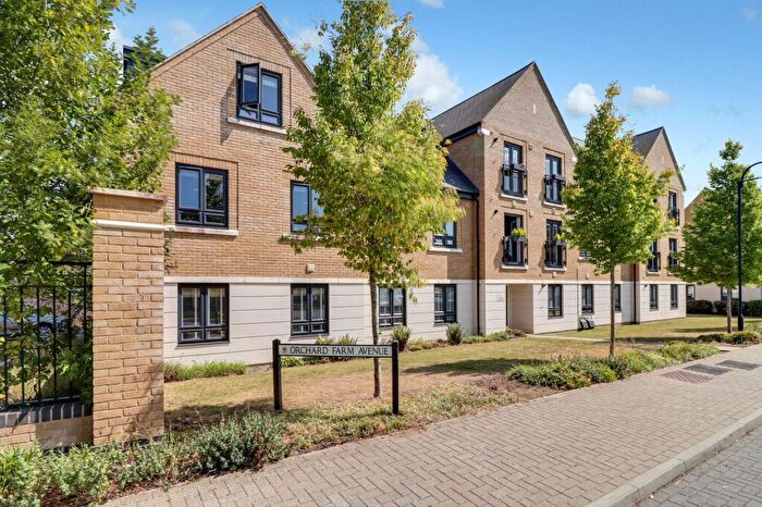 2 Bedroom Apartment For Sale In Orchard Farm Avenue, East Molesey, KT8