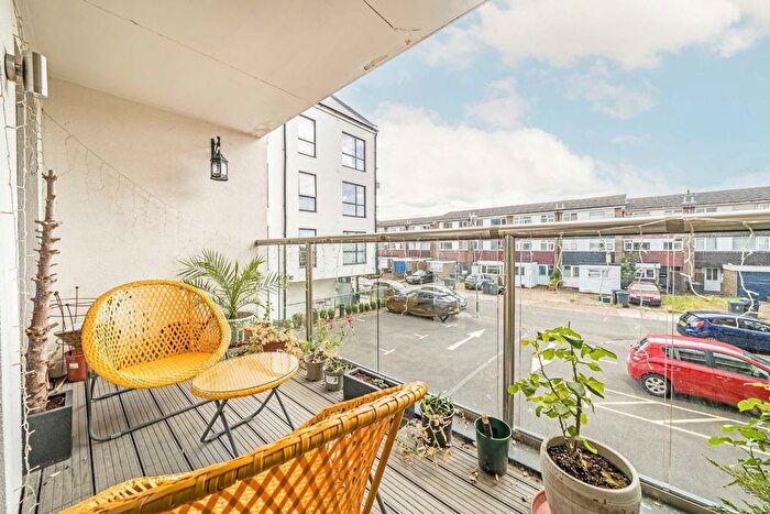 2 Bedroom Flat To Rent In Etwell Place, Surbiton, KT5