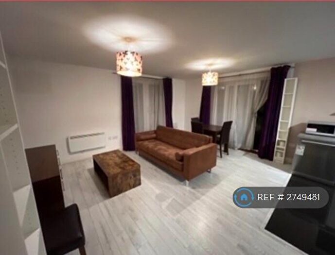 2 Bedroom Flat To Rent In Wilmot House, London, SE11