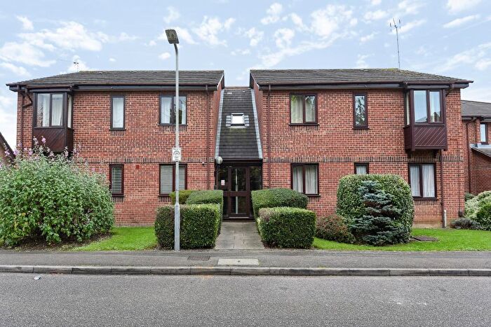 1 Bedroom Flat To Rent In Poets Chase, Aylesbury, HP21
