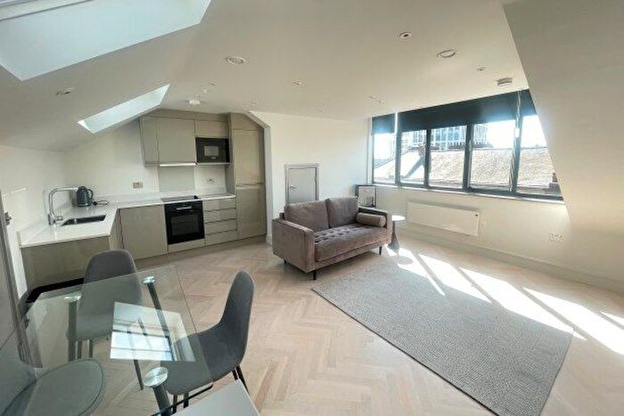 3 Bedroom Flat To Rent In Pilgrim Chambers, Newcastle Upon Tyne, NE1