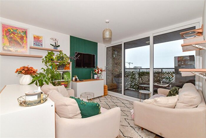 1 Bedroom Flat For Sale In Godinton Road, Ashford, Kent, TN23