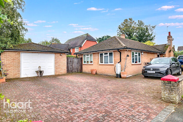 3 Bedroom Detached Bungalow For Sale In Oldfield Close, Maidstone, ME15