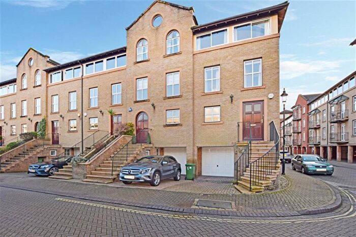 4 Bedroom Town House For Sale In Andes Close, Ocean Village, Southampton, SO14