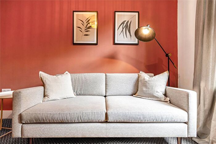 2 Bedroom Flat To Rent In Belton Road, London, E11