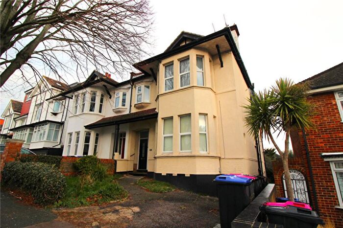 1 Bedroom Apartment To Rent In Cliff Road, Leigh-on-Sea, Essex, SS9