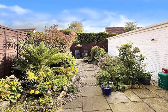 3 Bedroom End Of Terrace House For Sale In Briar Close, Angmering, Littlehampton, West Sussex, BN16