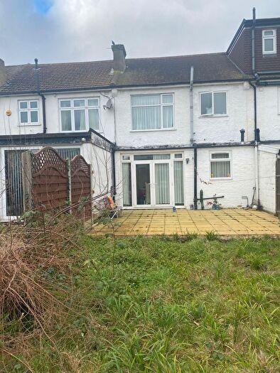 3 Bedroom Terraced House To Rent In Ainslie Wood Gardens, London, E4