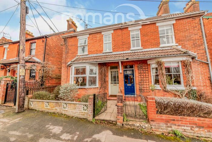 3 Bedroom Semi-Detached House To Rent In Bullers Road, GU9