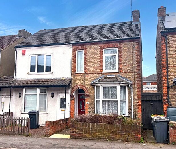 3 Bedroom Semi-Detached House For Sale In Spring Road, Kempston, Bedford, MK42