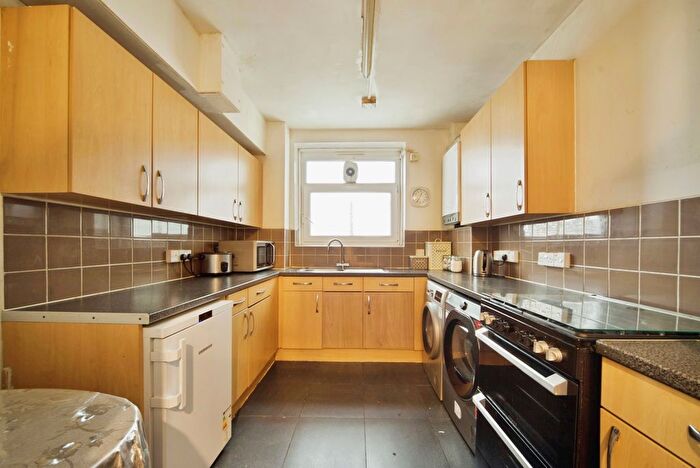 3 Bedroom Flat For Sale In Devas Street, London, London, E3