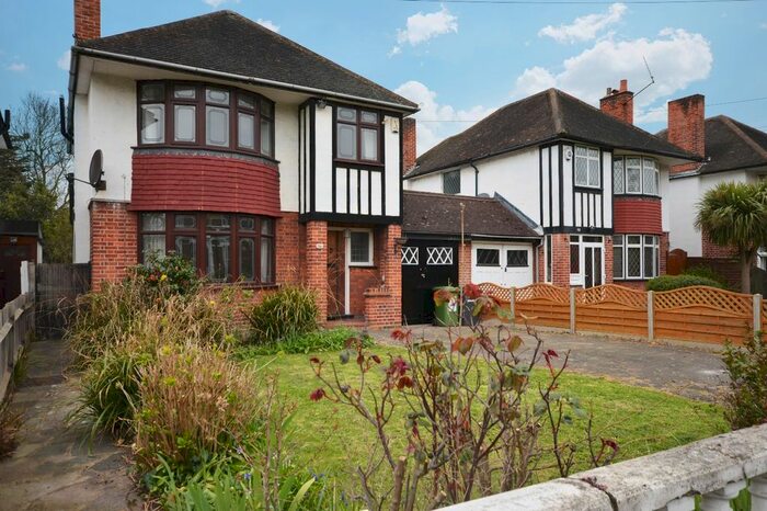 3 Bedroom Link Detached House To Rent In Leyland Road, London, SE12