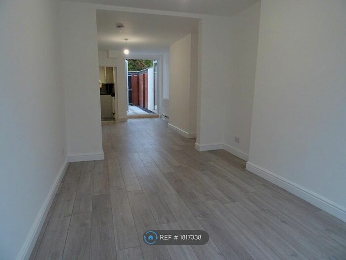 3 Bedroom End Of Terrace House To Rent In Leicester Avenue, Horwich, Bolton, BL6