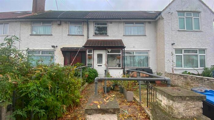 4 Bedroom Semi-Detached House To Rent In Review Road, London, NW2