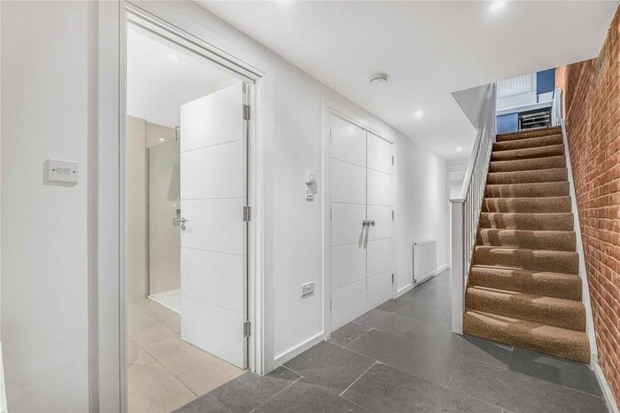 2 Bedroom End Of Terrace House To Rent In Elm Grove, Wimbledon, SW19