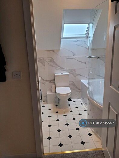 2 Bedroom Flat To Rent In Joshua Grange, Bournemouth, BH8