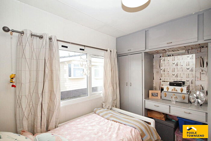 2 Bedroom Chalet For Sale In West Shore Park, Walney, Barrow-in-furness, LA14
