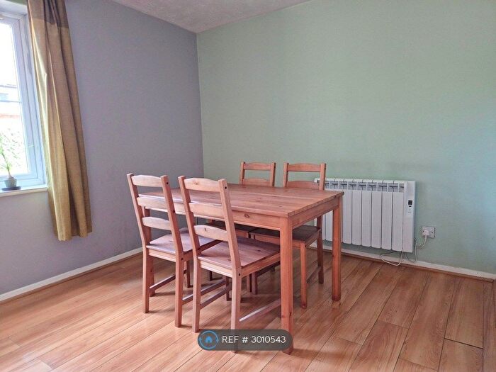 1 Bedroom Flat To Rent In Vicars Bridge Close, Wembley, HA0
