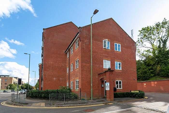 1 Bedroom Flat To Rent In Apsley, Hemel Hempstead, HP3