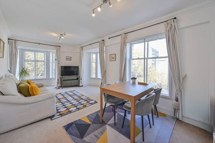 1 Bedroom Flat For Sale In Vincent Square, Victoria, London, SW1P