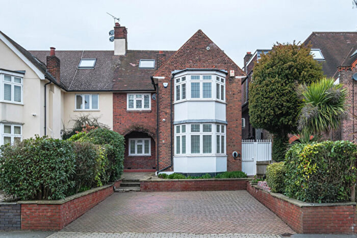 5 Bedroom Semi Detached House For Sale In Hodford Road, London, NW11