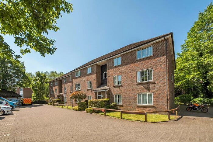 2 Bedroom Apartment To Rent In Chesham, Buckinghamshire, HP5