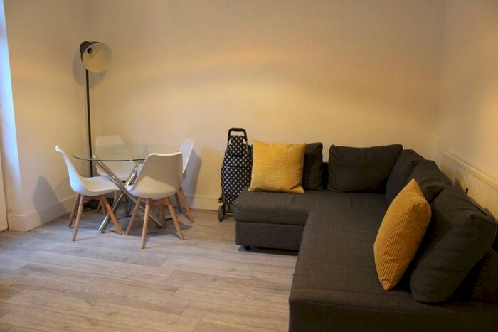 5 Bedroom Detached House To Rent In Beeston Road, Dunkirk, Nottingham, NG7