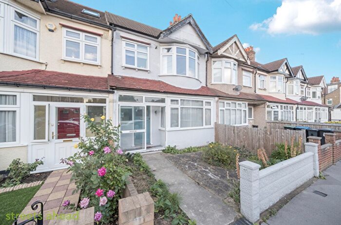 3 Bedroom Terraced House For Sale In Addiscombe Avenue, Croydon, CR0