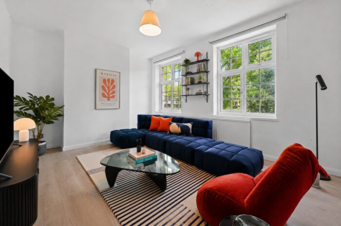 3 Bedroom Flat For Sale In Topham Square, Tower Gardens, Tottenham, N17