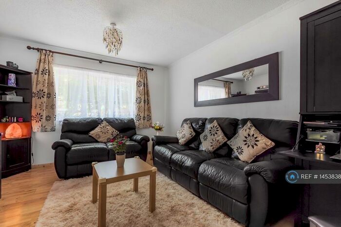 2 Bedroom Terraced House To Rent In Rupert Walk, Reading, RG1