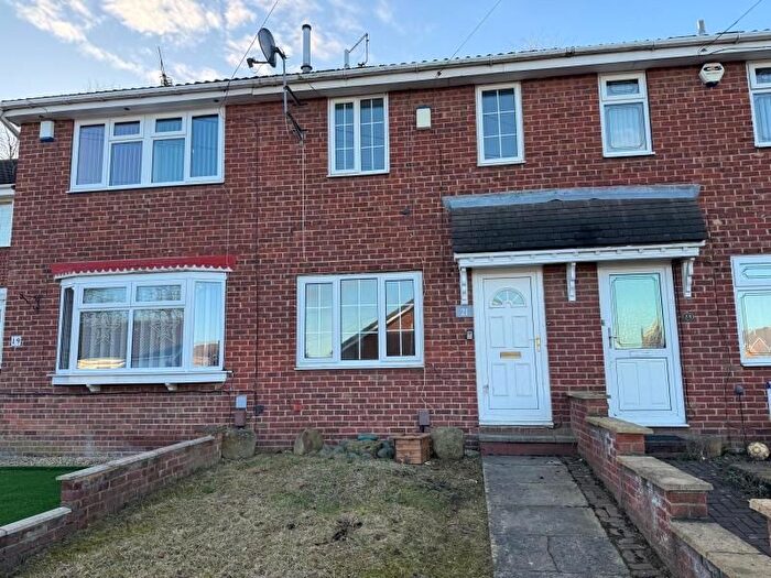 3 Bedroom Terraced House To Rent In Chestnut Rise, Leeds, LS12