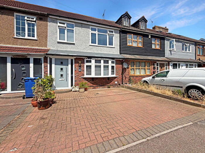 3 Bedroom Terraced House For Sale In Prospect Avenue, Stanford-Le-Hope, SS17