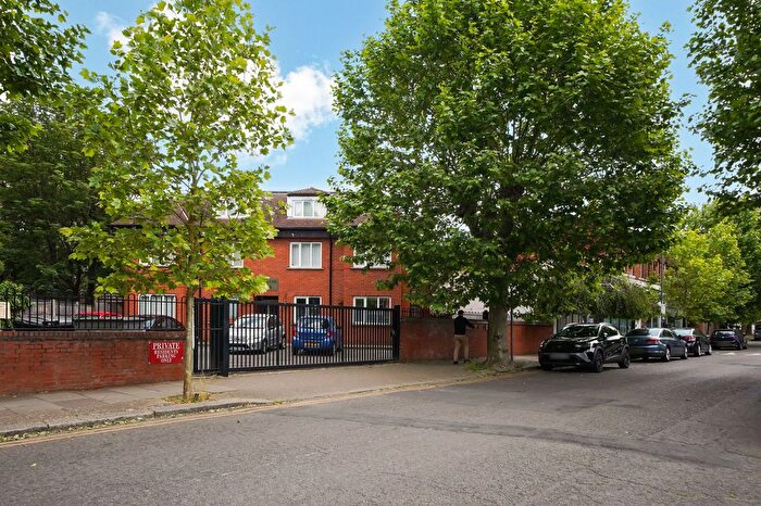 2 Bedroom Flat To Rent In Station Parade, Cassandra Court, NW2